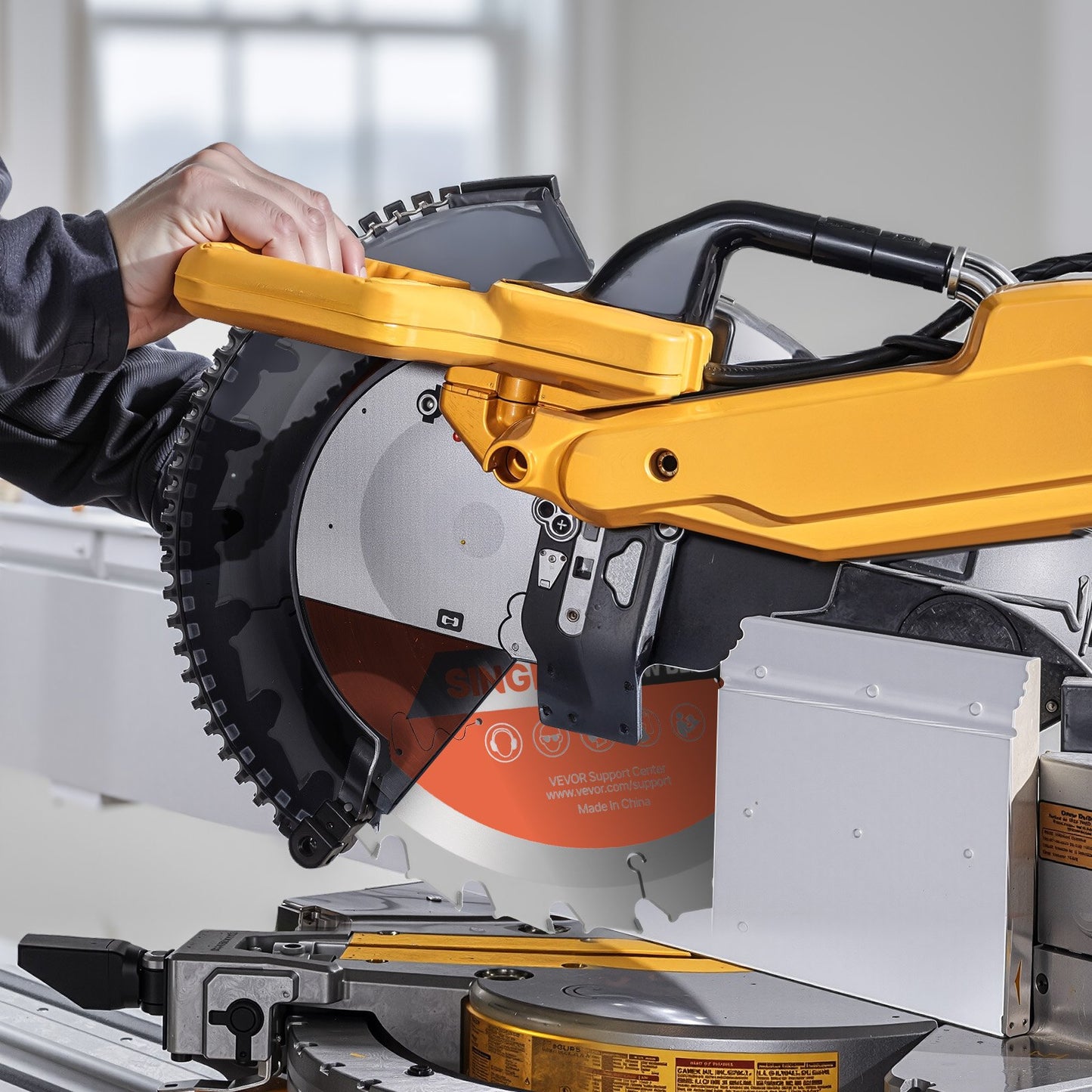 Circular Saw Blade, 254 mm Diameter, 24 Sharp Alloy Teeth, 15.875 mm Arbor, Fine Finish, Wood Cutting Blade for Circular Saw, with Noise-Reducing Heat Vents, for Cutting Plywood, OSB, Hardwood