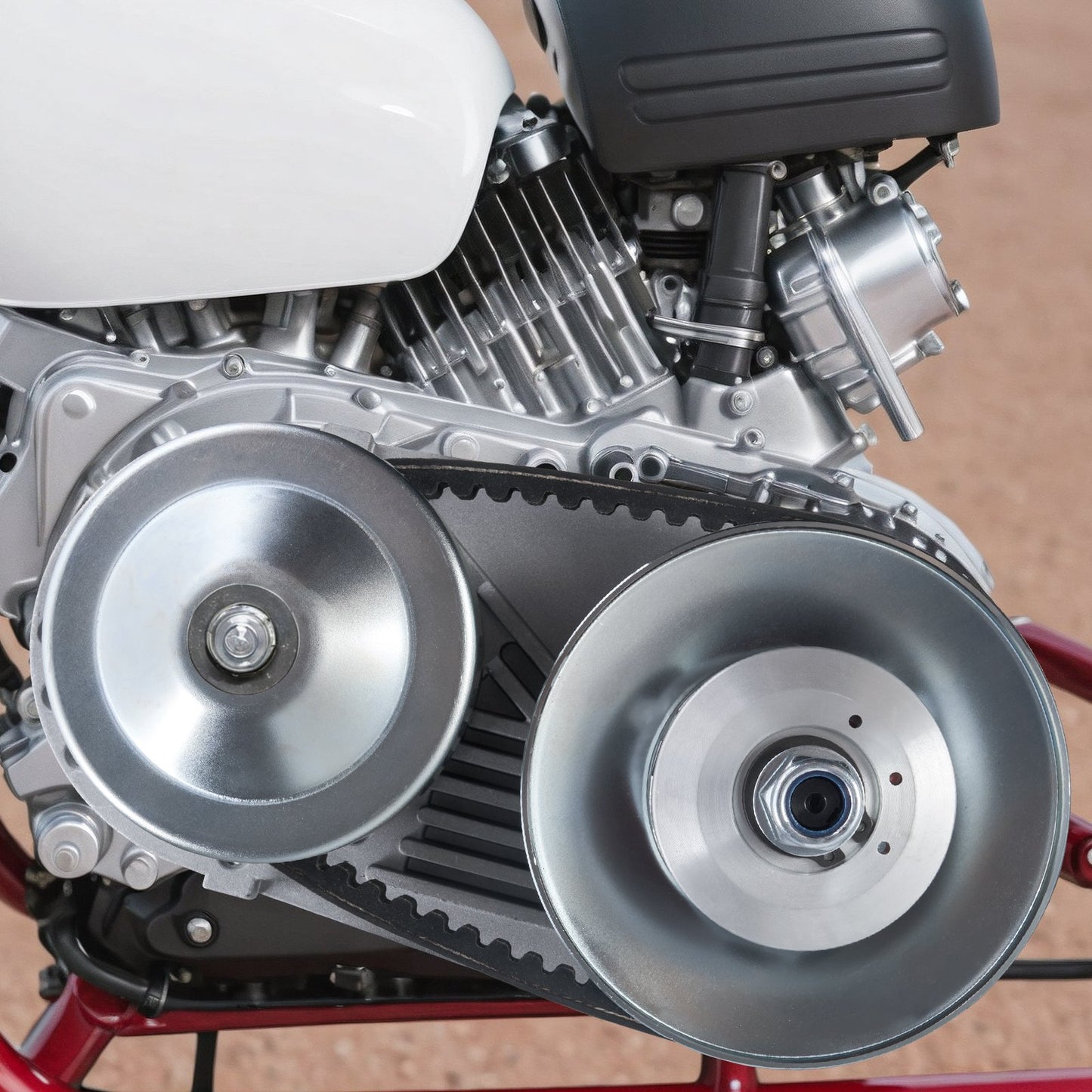 Drive Clutch, 2-8HP Engine, 2000 RPM High-Strength Drive Clutch with Asymmetric Designed Wheels & Robust Rubber Belt, Sturdy & Durable Clutch with Full Accessories, Fit for Various Engines