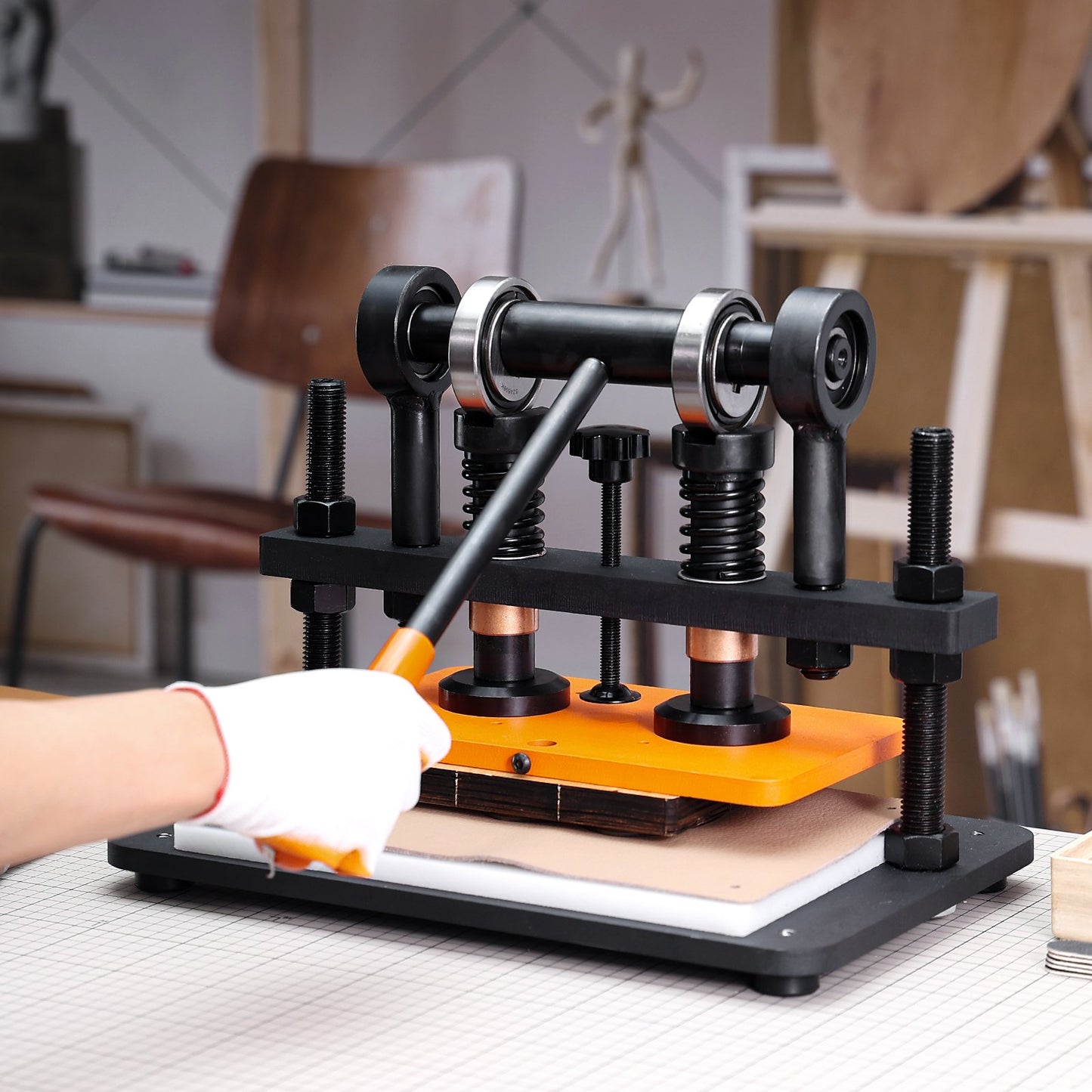 Lederschneidemaschine, 25,9 x 15 cm Prägeplatte, manuelle Stanzmaschine, 1,2 cm Hub, Lederprägemaschine, Stanzmaschine mit zwei Führungswellen für verschiedene Materialien