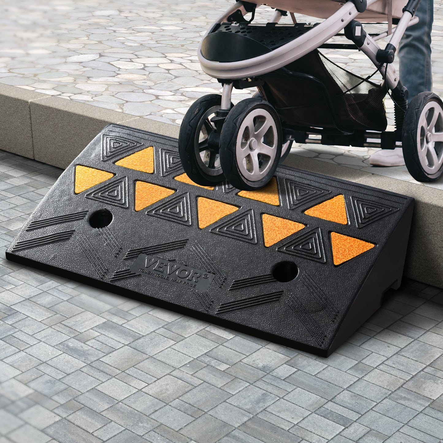 Rubber Curb Ramp 4.25" Rise Height Sidewalk Curb Ramp, 11.8" Width 19.7" Length Driveway Ramp for Curb, 15T Heavy Duty Rubber Ramp for Forklifts, Trucks, Buses, Cars, Wheelchairs, Bikes