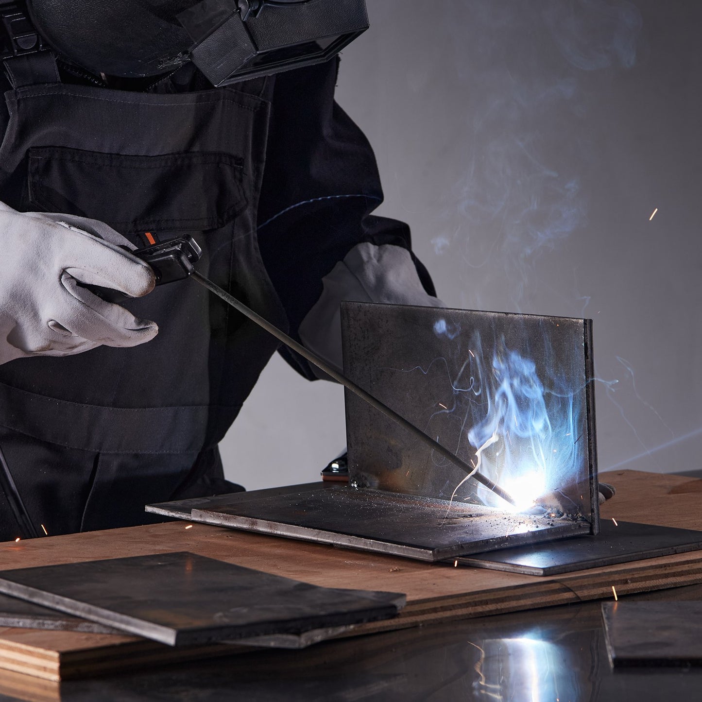 MMA Welder, 205A 2-in-1 MMA Lift TIG Stick Welding Machine, IGBT Inverter Portable Welder Machine with Digital Display, Hot Start Arc Force Anti-Stick (Lift Torch Not Included)