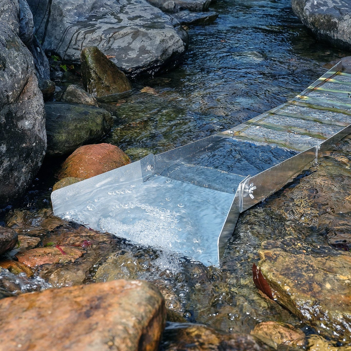 Gold Panning Kit With Sluice Box, 127 cm Aluminum Gold Mining Equipment, 23 PCS Gold Prospecting Kit with Gold Pan, Classifier Screen, Separating Magnet, Drawstring Backpack and Accessories