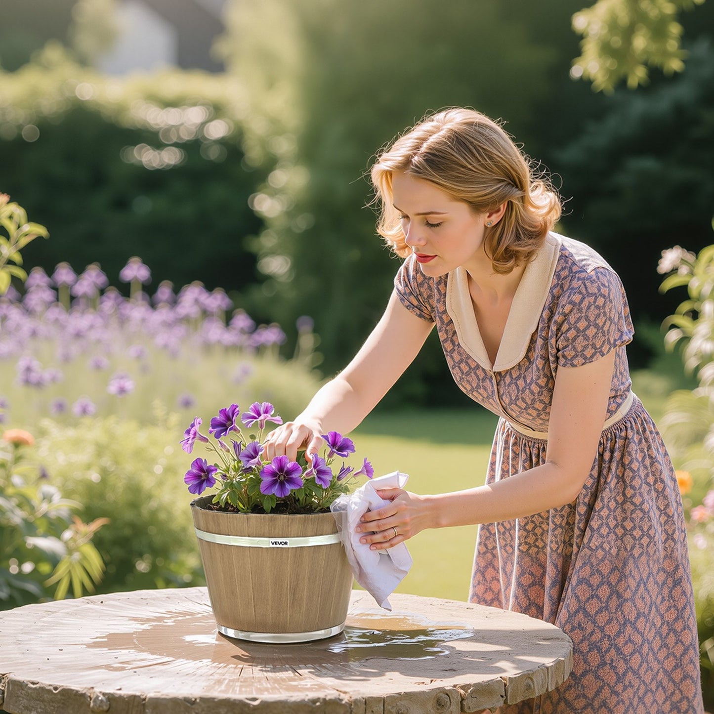 Plant Pots, 4 Pack 300 mm Whiskey Barrel Planters with Drainage Holes, Large Outside Plastic Decoration Flower Pot Imitation Wine Barrel Design for Indoor & Outdoor Garden Home Plants, Brown