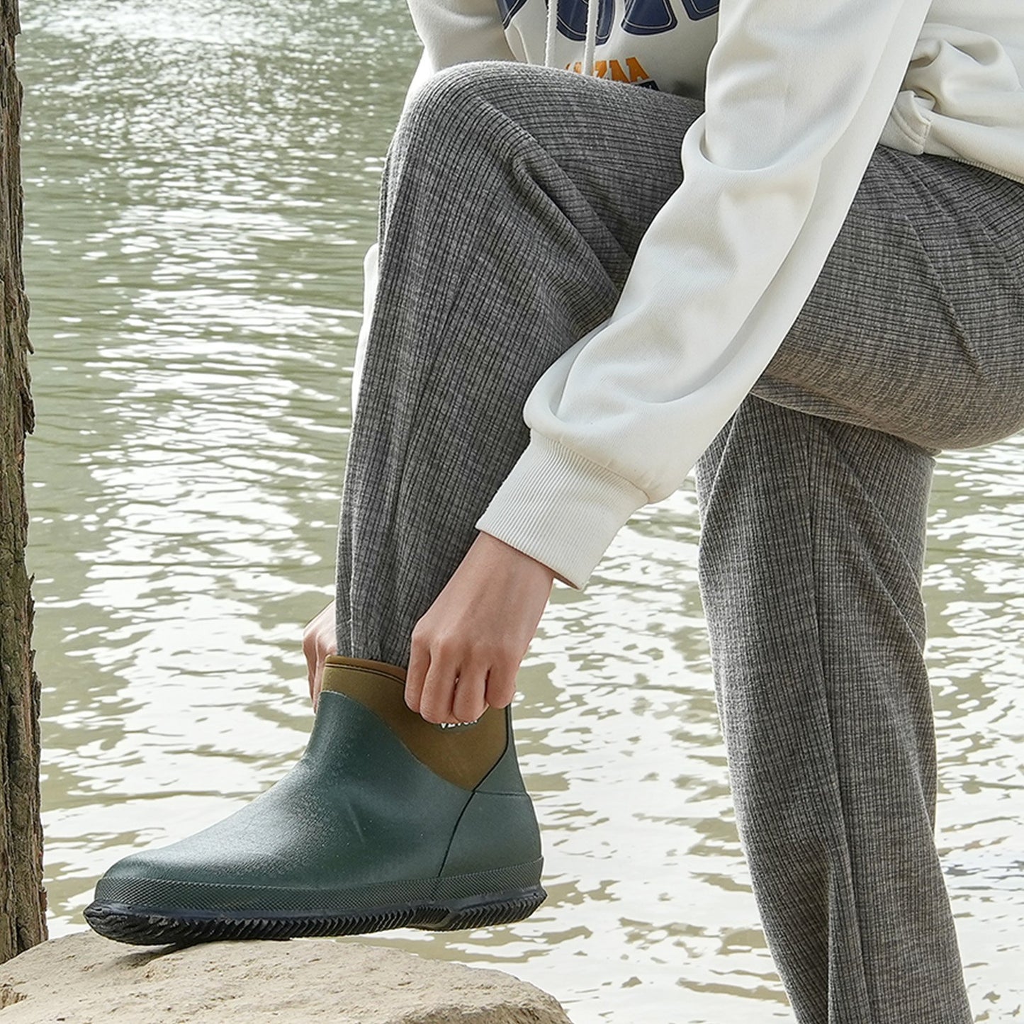 Women's Deck Boots, Waterproof Fishing Rain Boots, Anti-Slip Ankle Rubber Boots, Gardening Insulated Mud Boots, Neoprene Rubber, Lightweight & Durable, for Manufacturing, Farming, Size 8 US